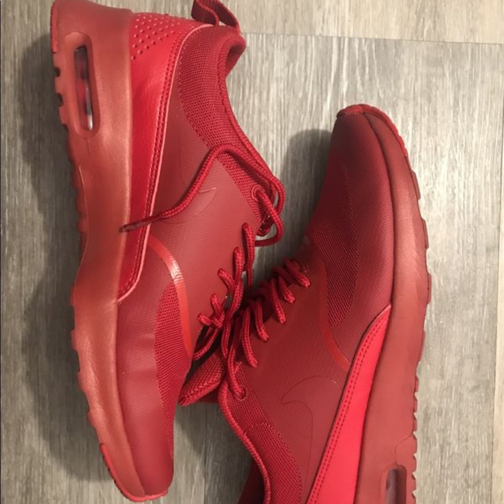 Red Nike women’s